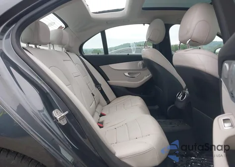 2016 Mercedes-Benz C 300 4Matic/Luxury 4Matic/Sport 4Matic из США, поврежденный, VIN 55SWF4KB2GU099431